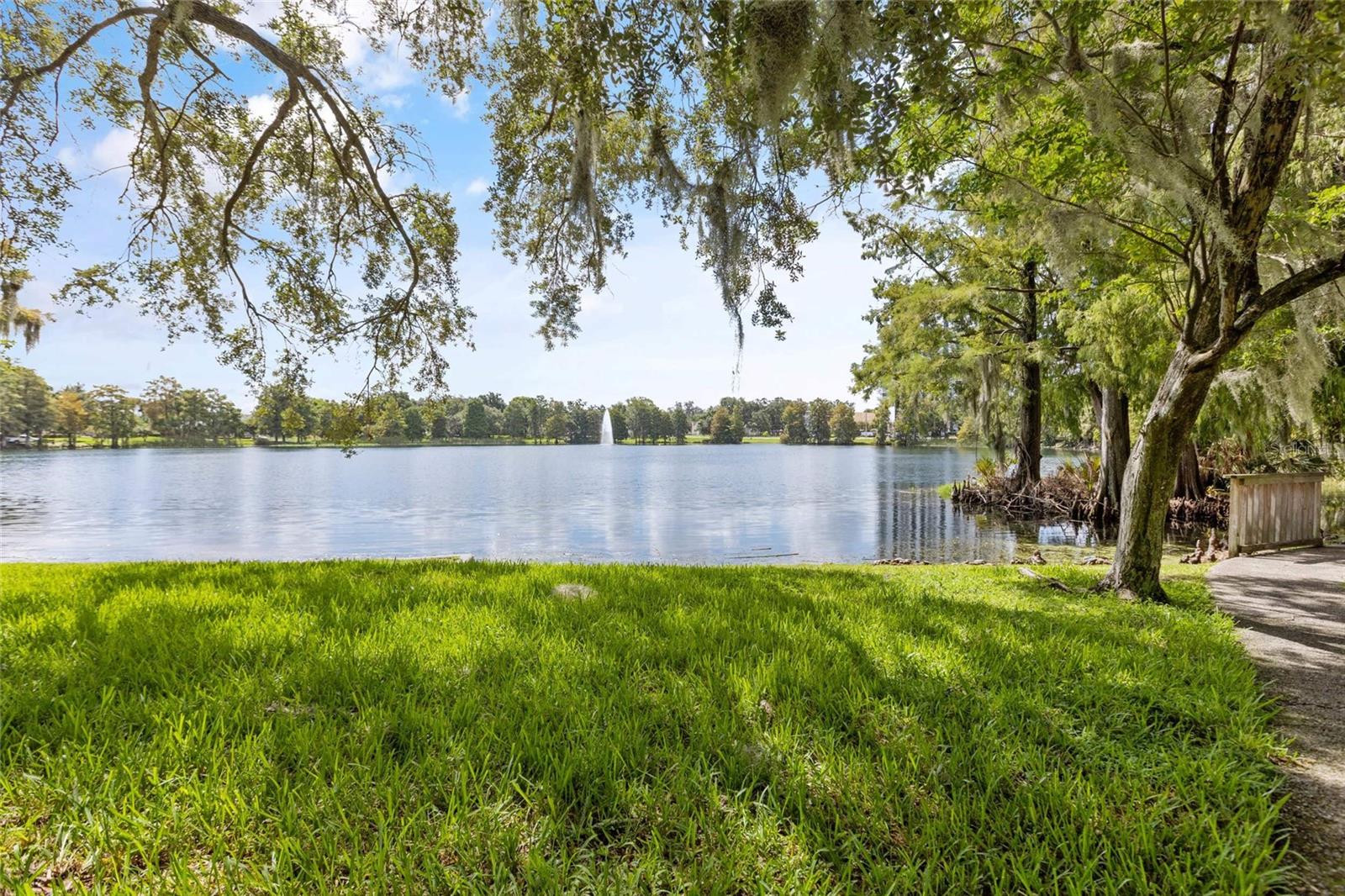 Image 32 of 33 For 218 Park Lake Street Avenue 12