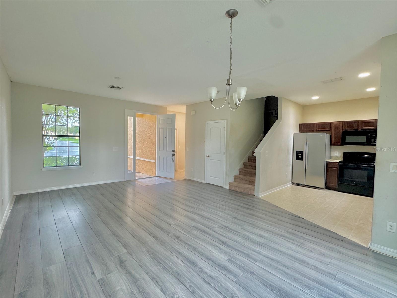 Image 3 of 23 For 1211 Chervil Drive