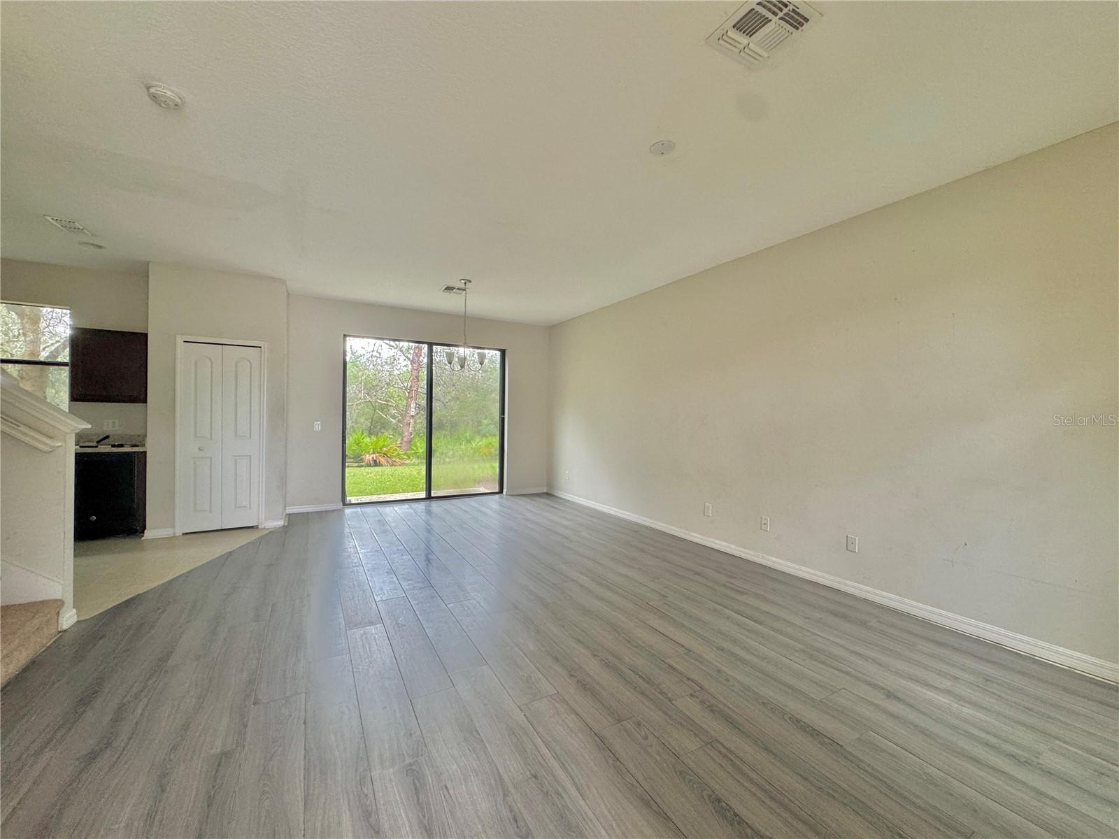 Image 4 of 23 For 1211 Chervil Drive