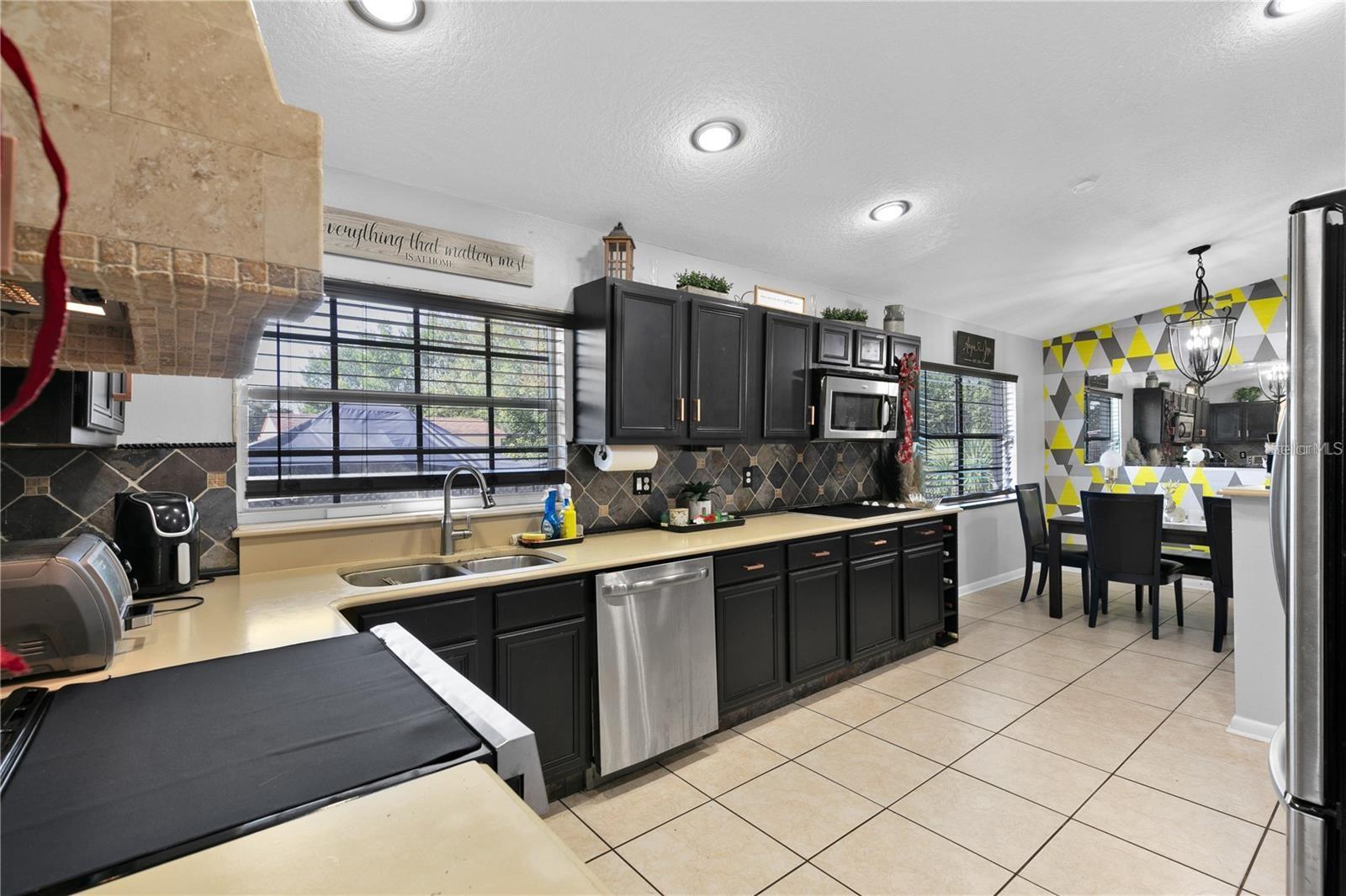 Image 11 of 29 For 2648 Hemlock Court