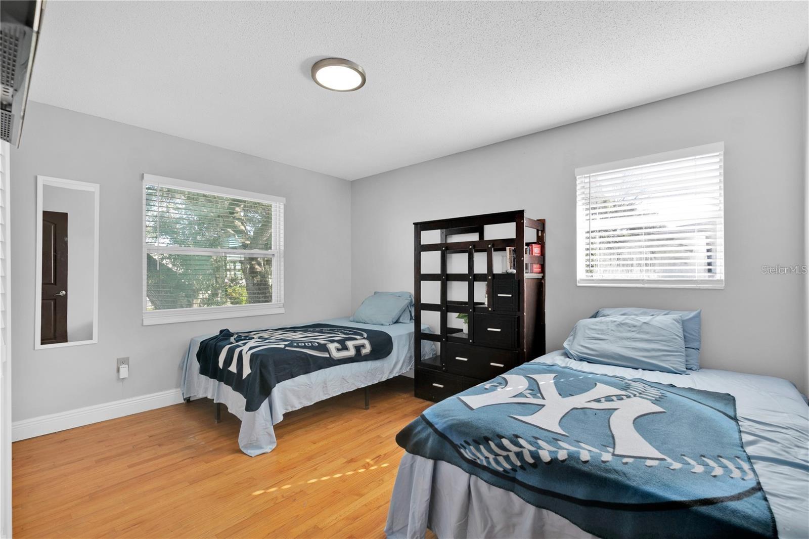 Image 17 of 29 For 2648 Hemlock Court