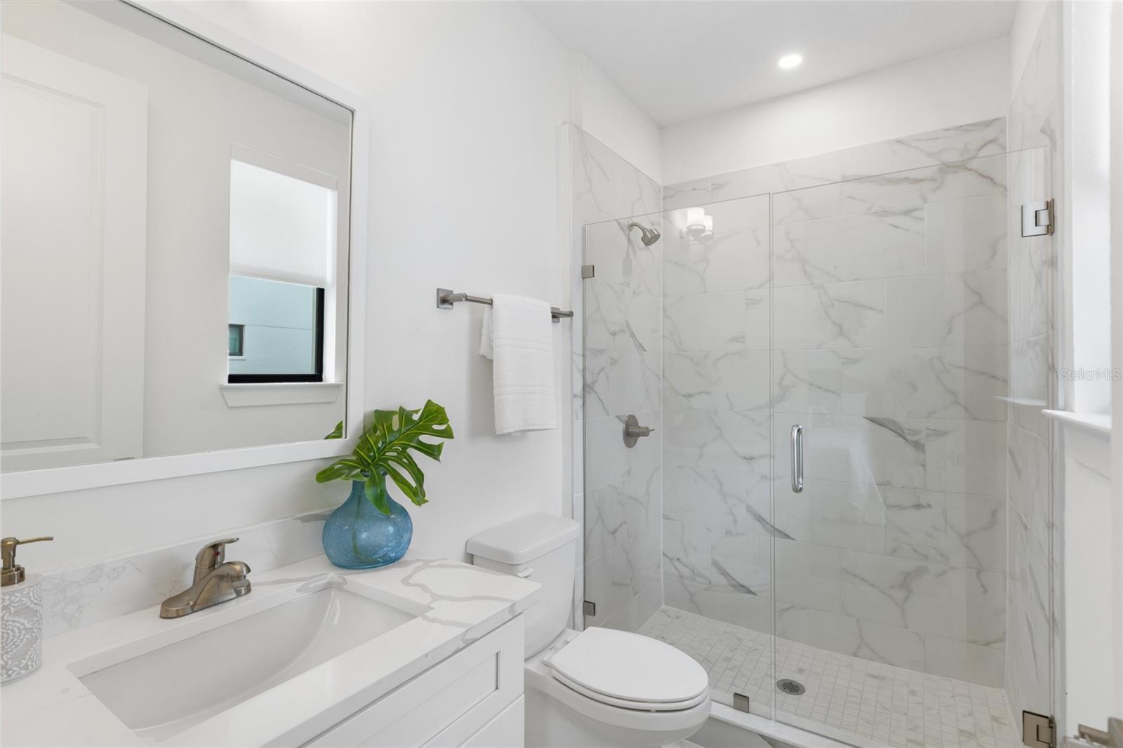 Image 21 of 27 For 266 Park Lake Street 15