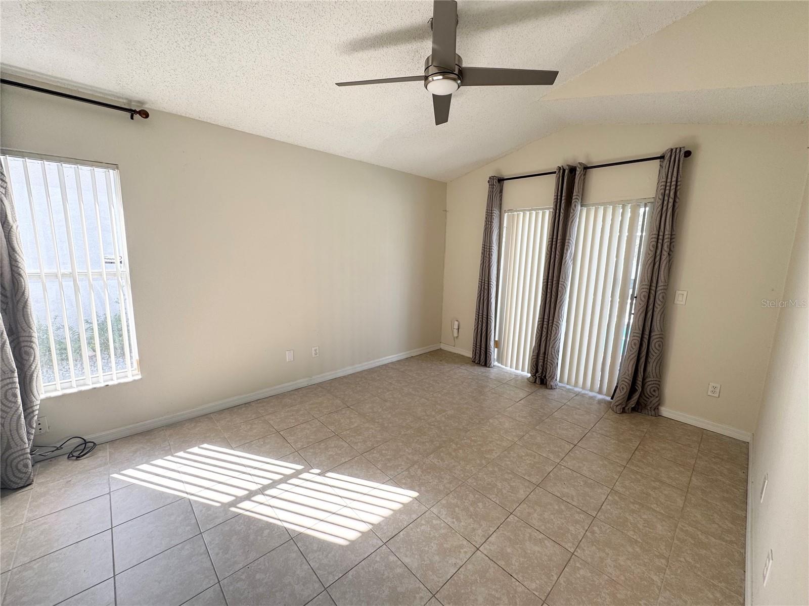 Image 10 of 12 For 1718 Bridgeview Circle