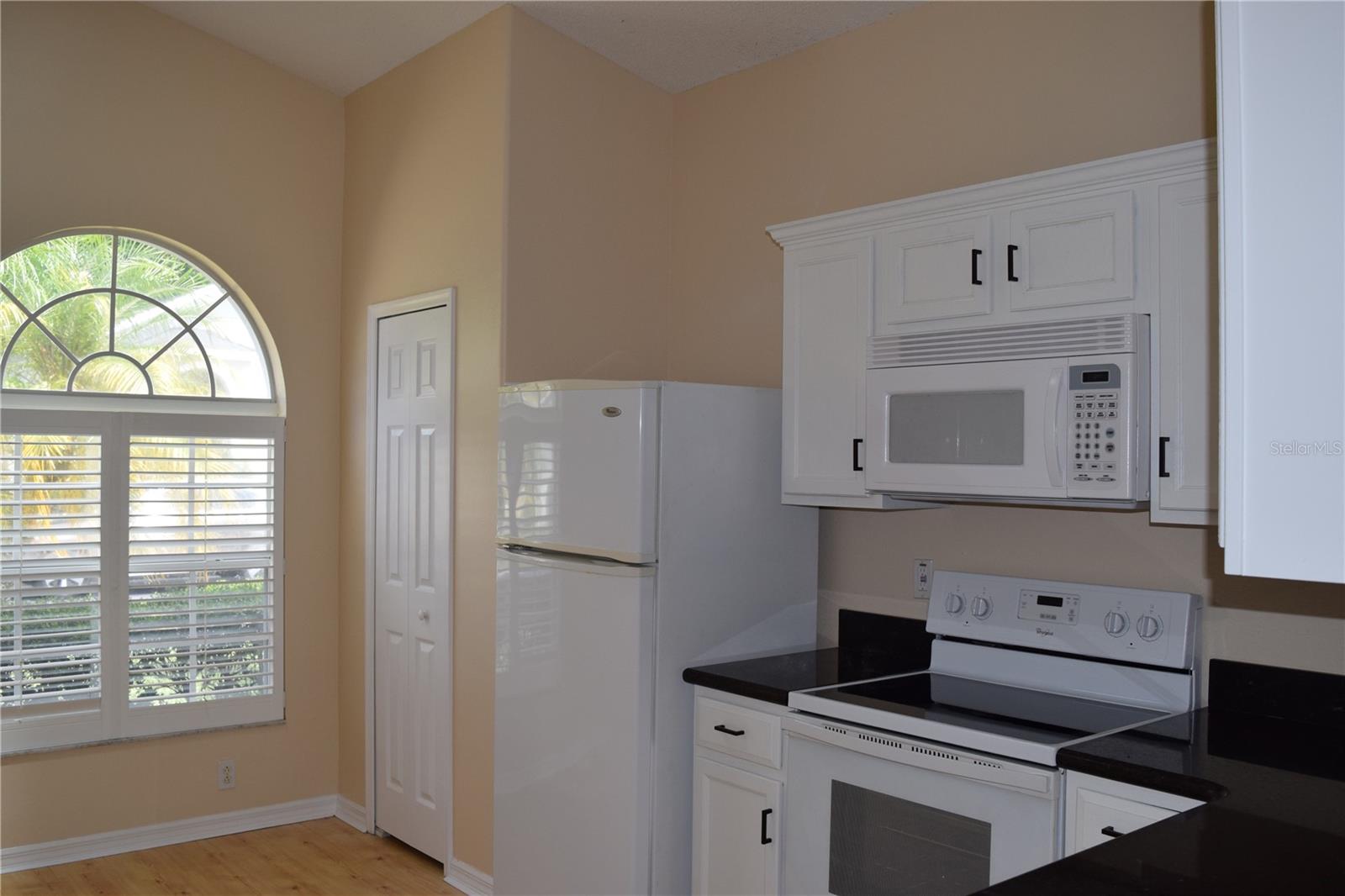 Image 3 of 16 For 1714 Fox Glen Court