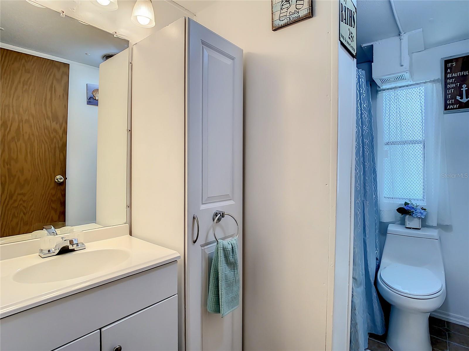 Image 17 of 29 For 264 Temple Circle S