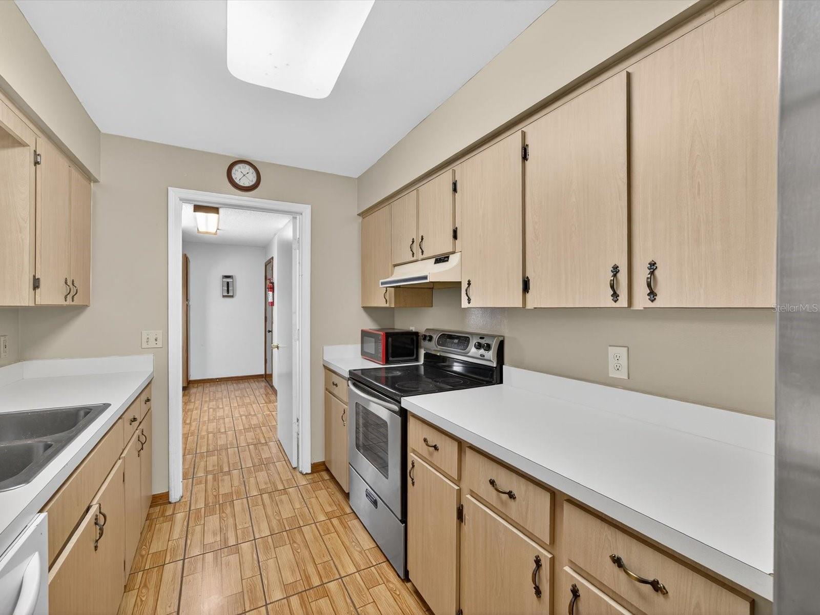 Image 11 of 45 For 325 Charles Avenue