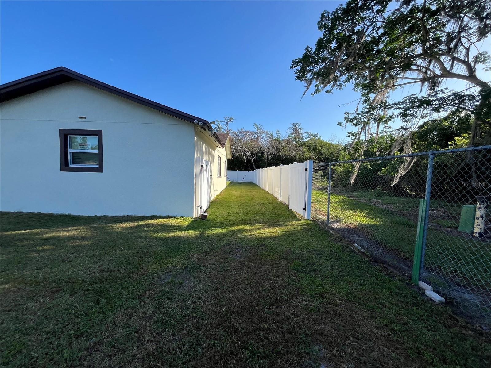 Image 5 of 18 For 8445 Quisqualis Drive