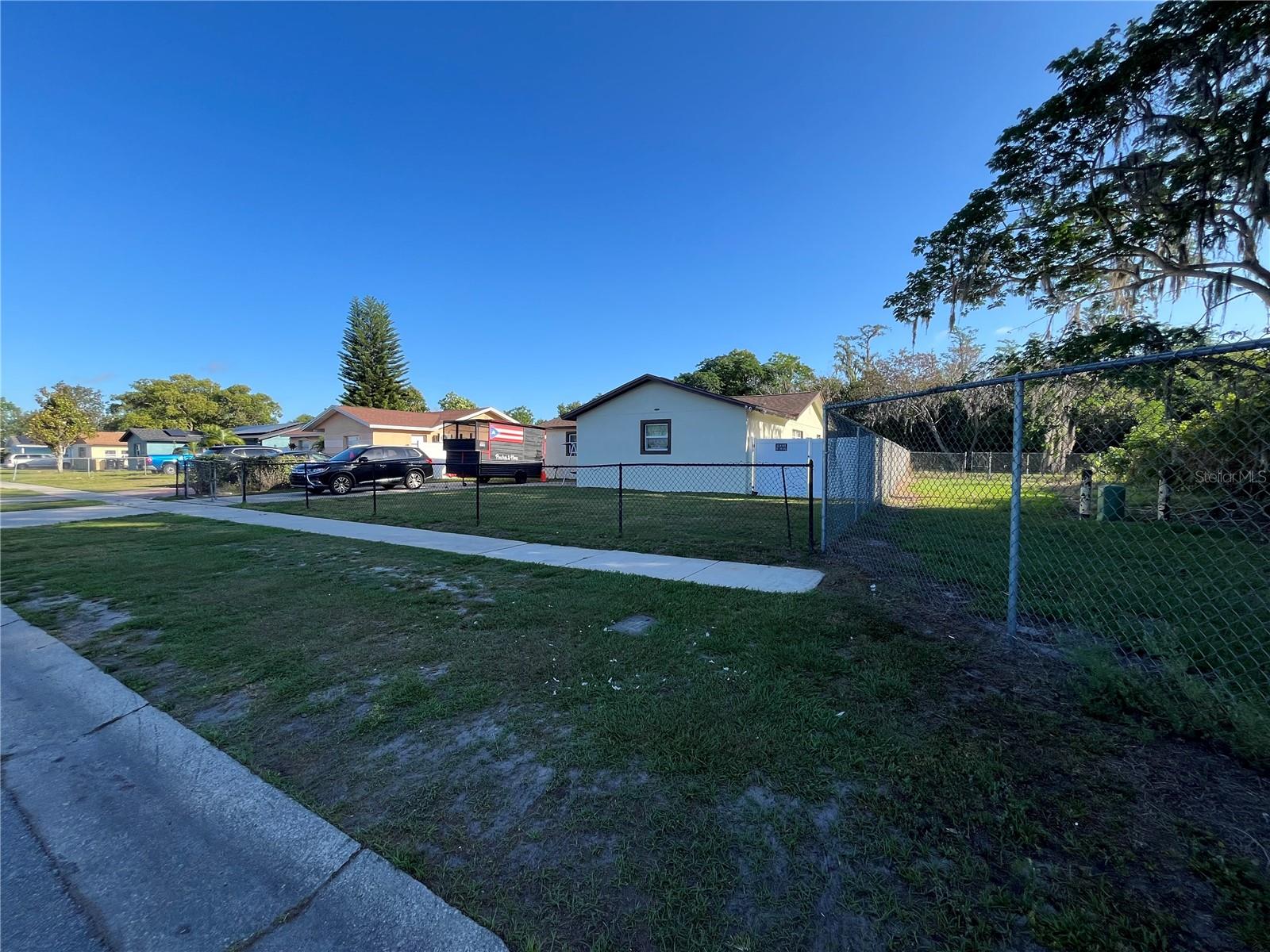 Image 6 of 18 For 8445 Quisqualis Drive