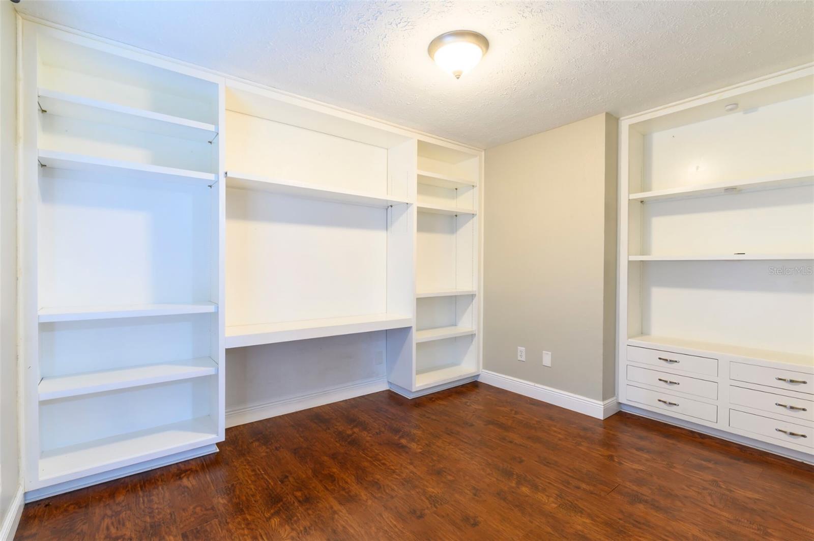 Image 17 of 23 For 3122 Reseda Court