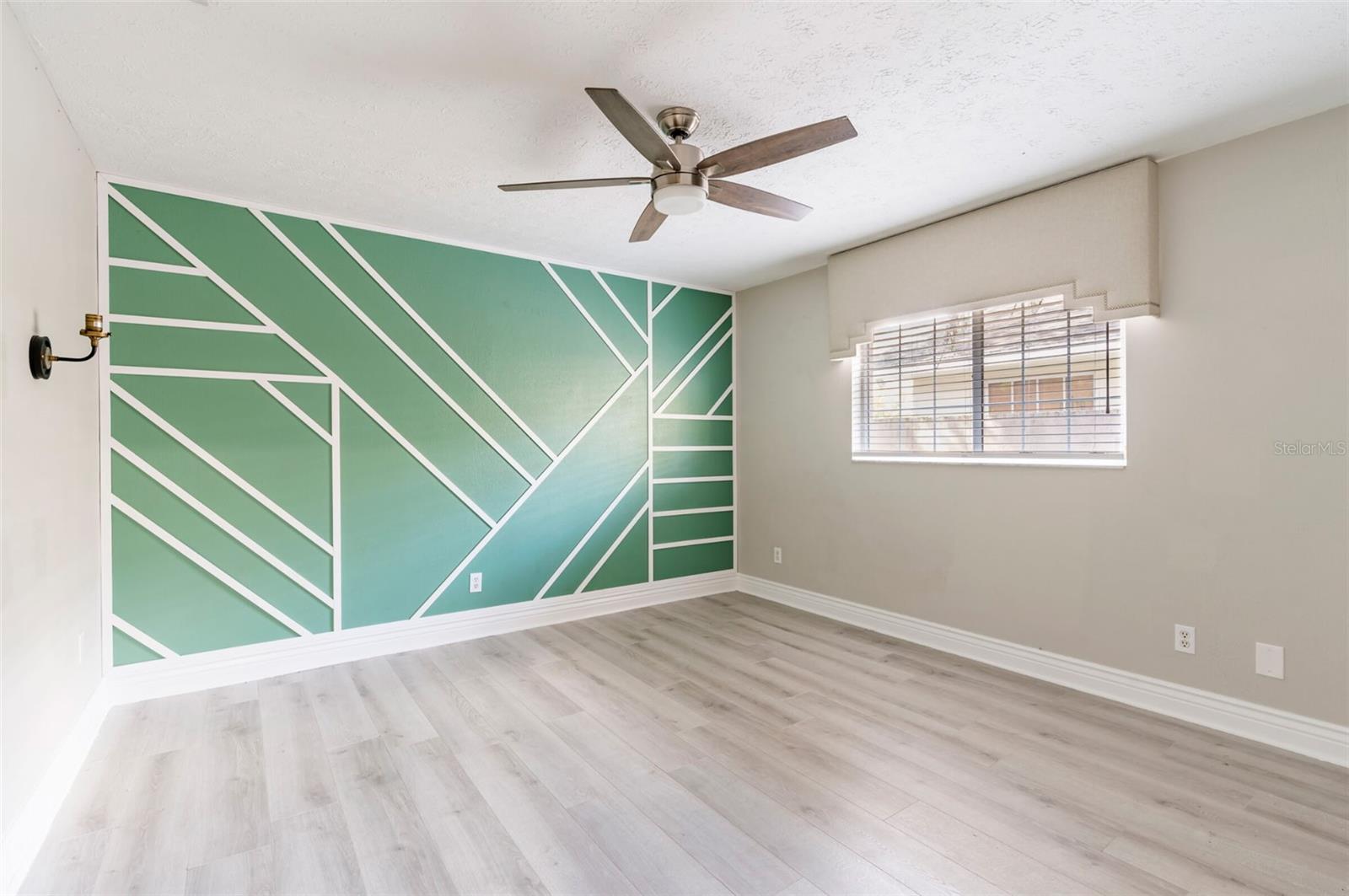 Image 8 of 23 For 3122 Reseda Court