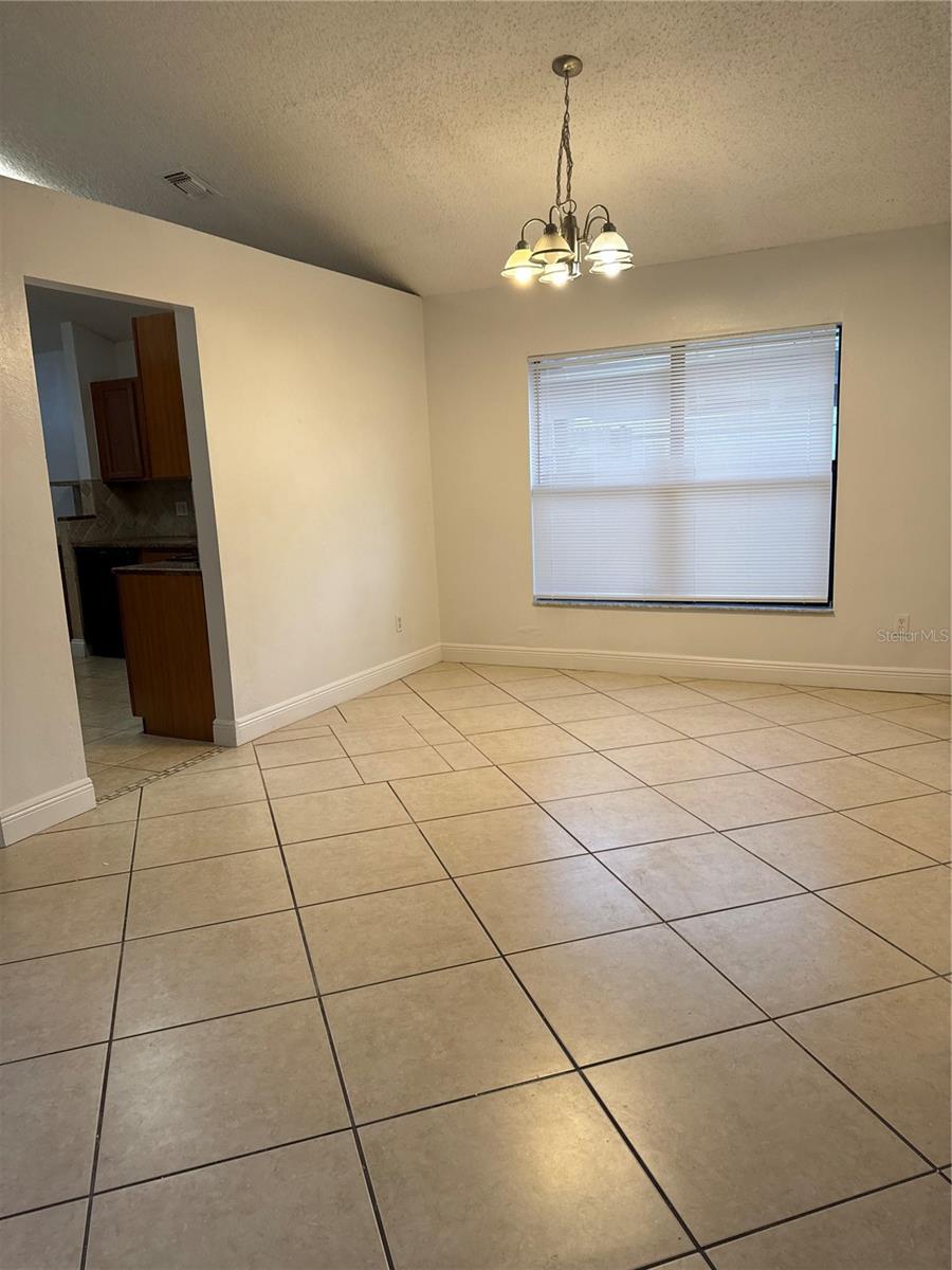 Image 11 of 15 For 245 Lakebreeze Circle