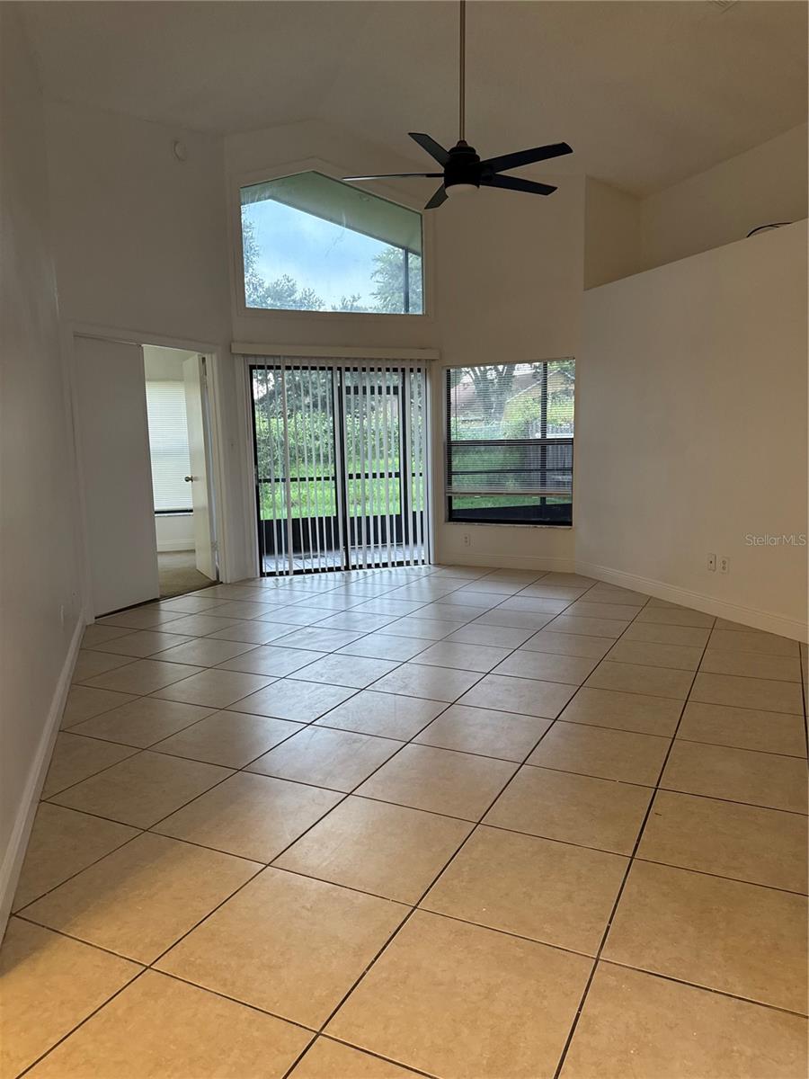 Image 6 of 15 For 245 Lakebreeze Circle