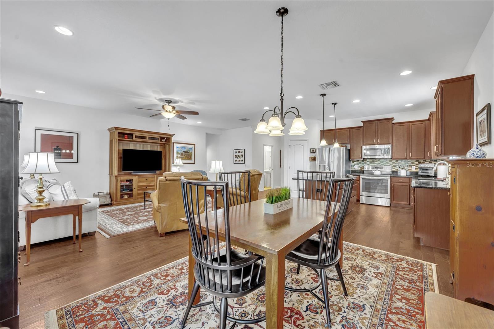 Image 7 of 27 For 7864 Pleasant Pine Circle