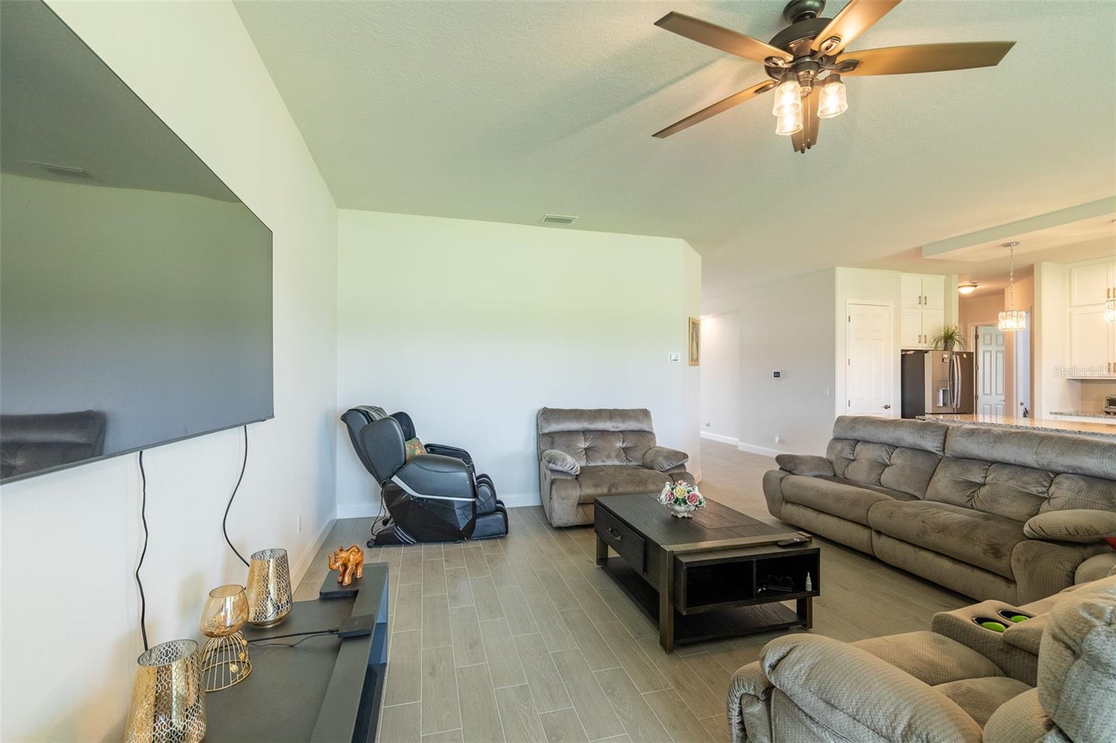 Image 14 of 28 For 954 Megano Boulevard