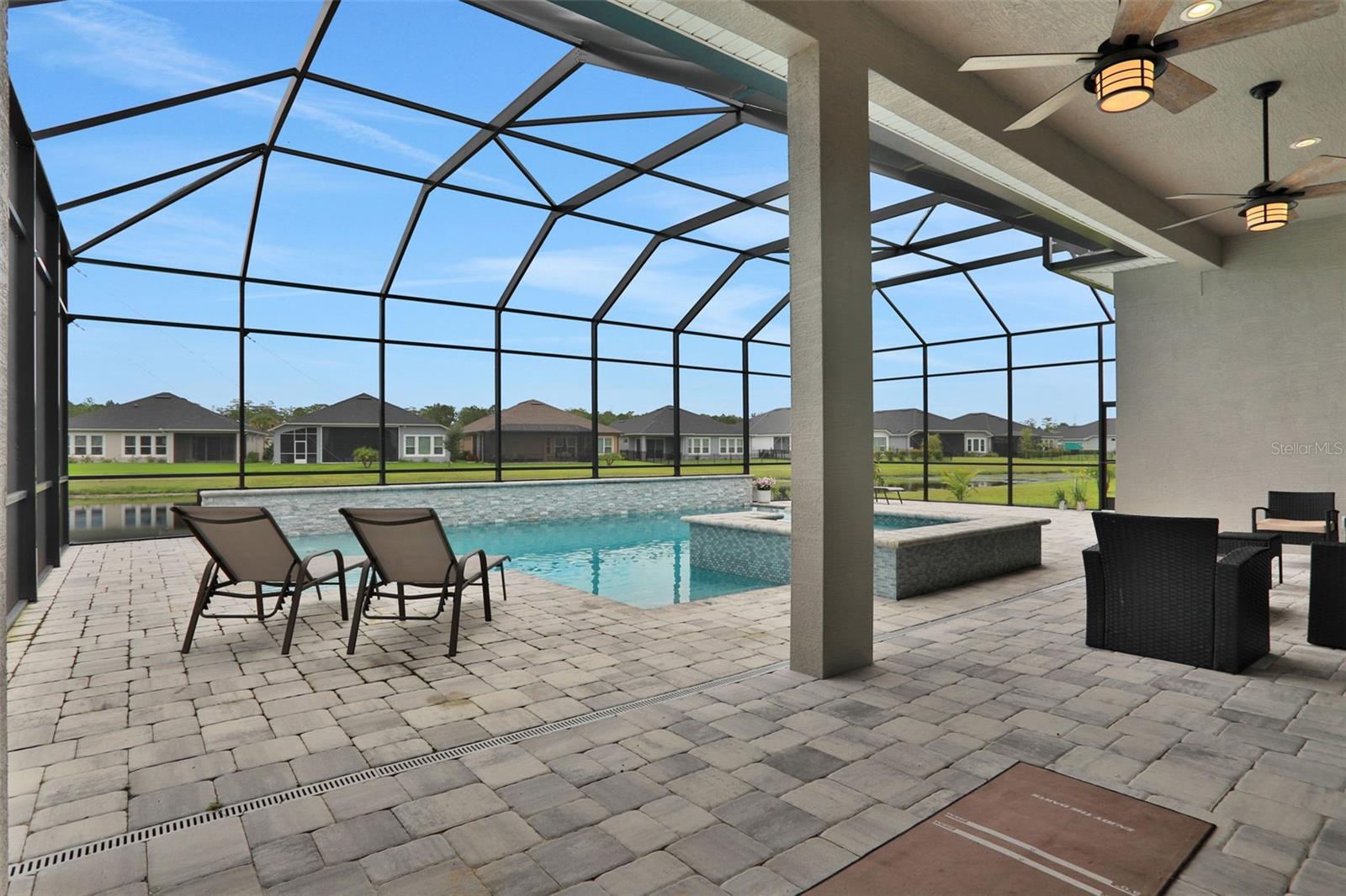 Image 15 of 43 For 402 Aquamarine Way