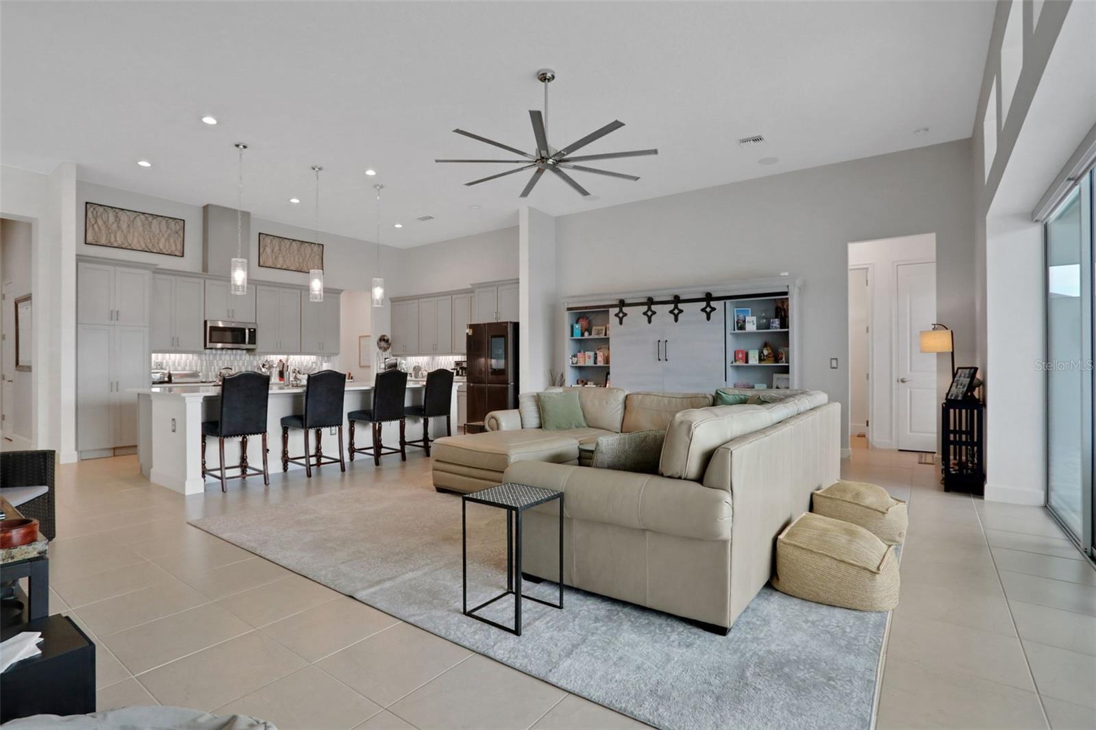 Image 5 of 43 For 402 Aquamarine Way