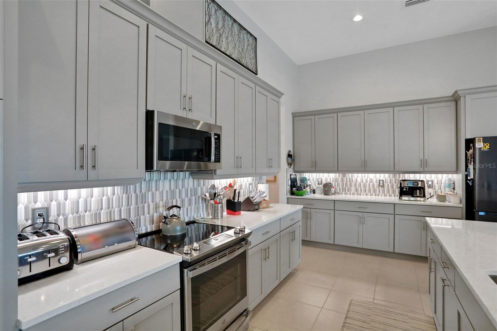 Image 7 of 43 For 402 Aquamarine Way