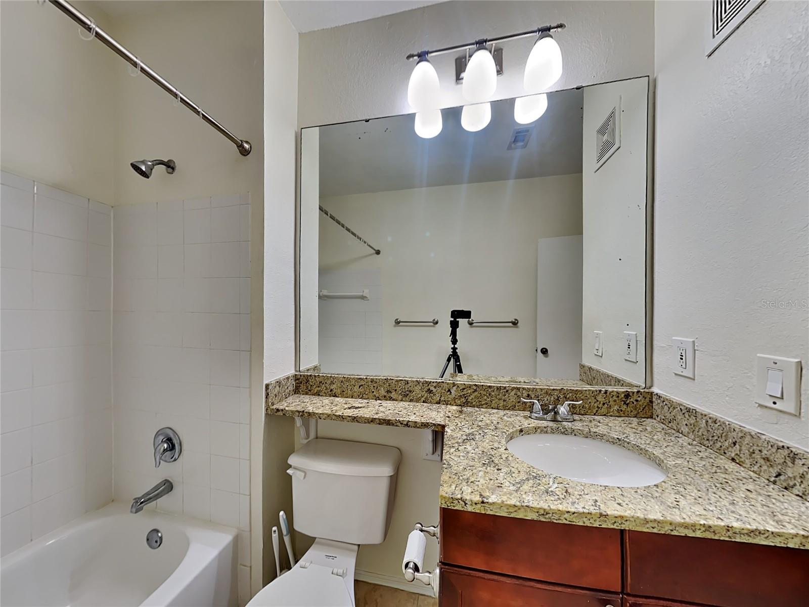 Image 13 of 15 For 114 Vista Verdi Circle 200