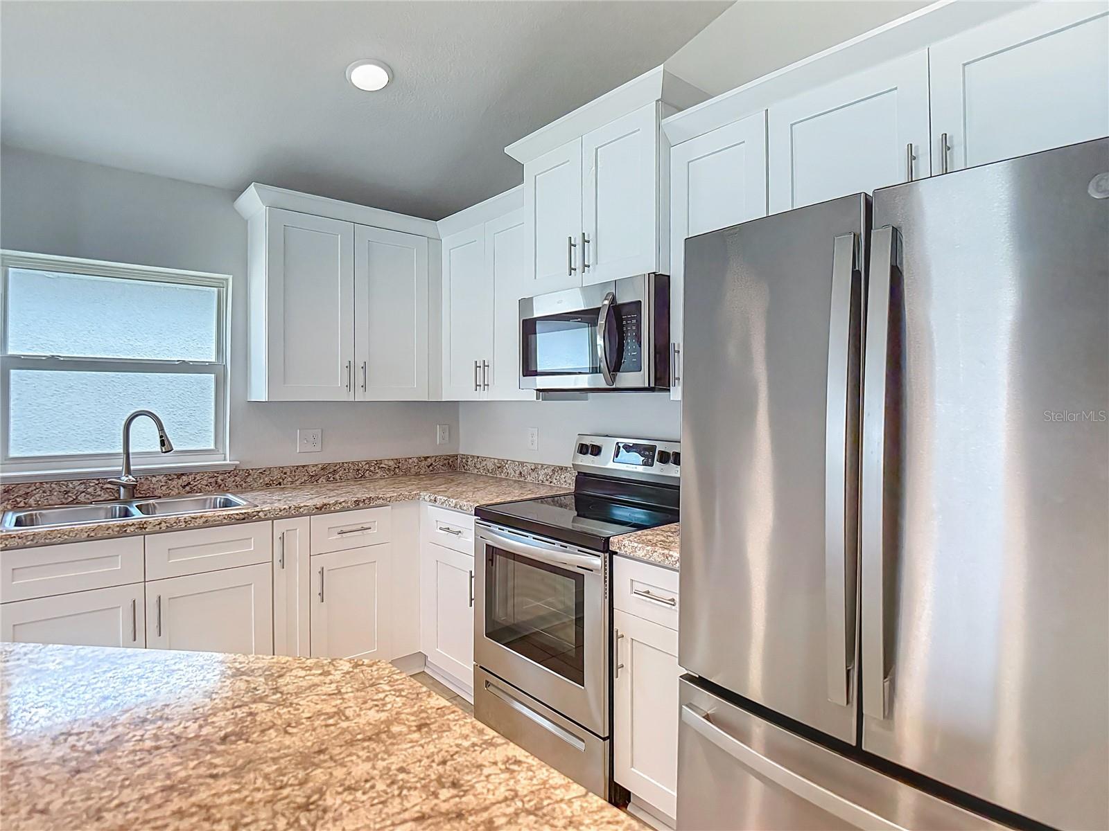 Image 16 of 77 For 14917 Tropical Violet Way