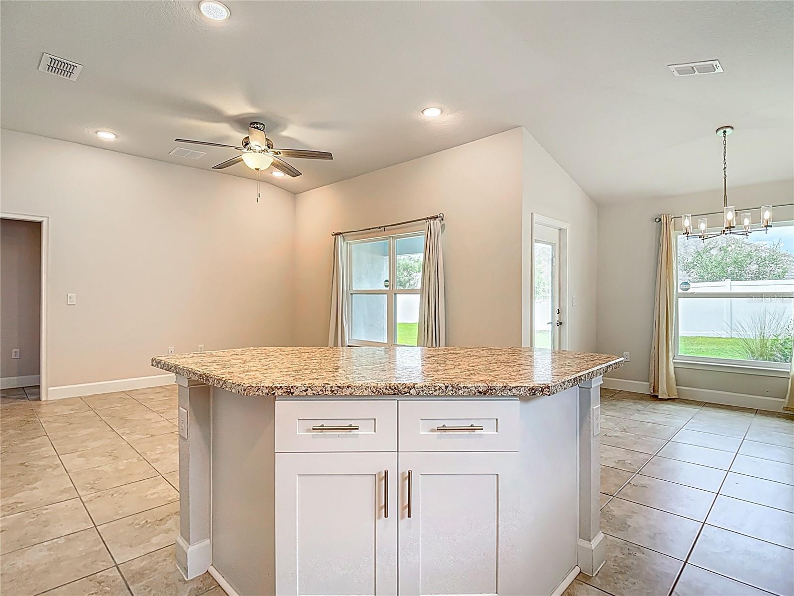 Image 18 of 77 For 14917 Tropical Violet Way