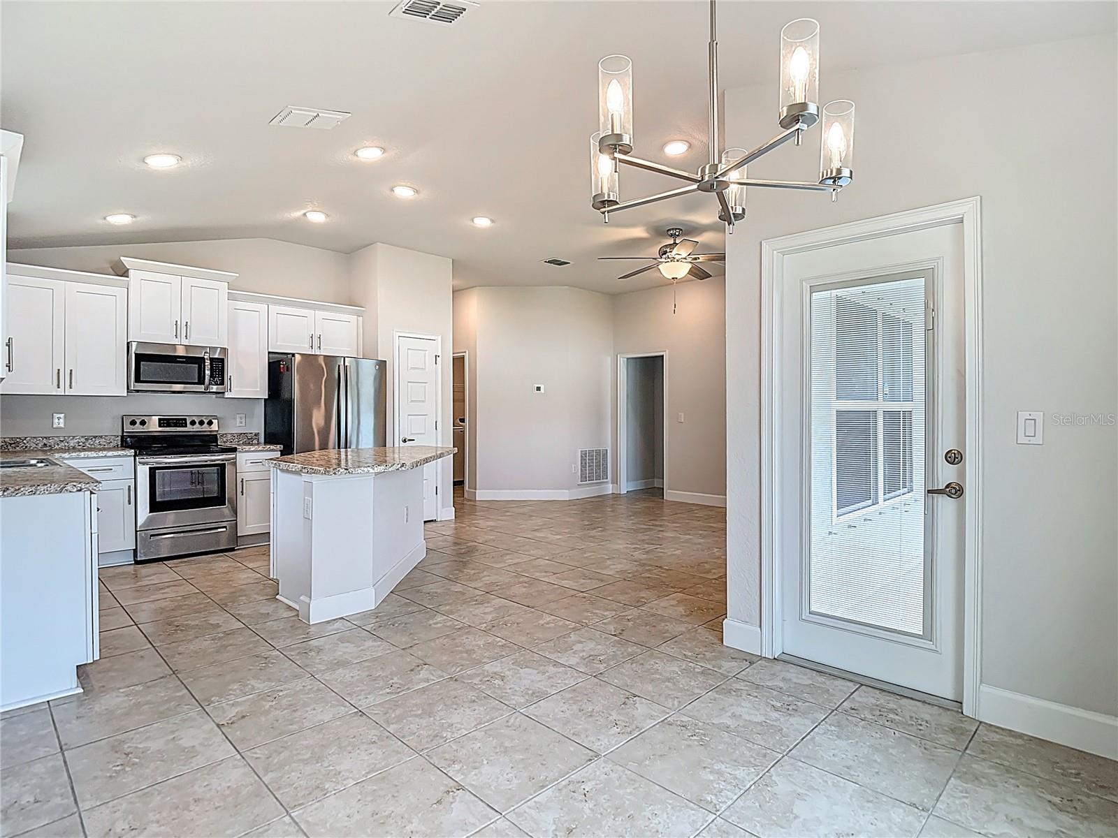 Image 23 of 77 For 14917 Tropical Violet Way