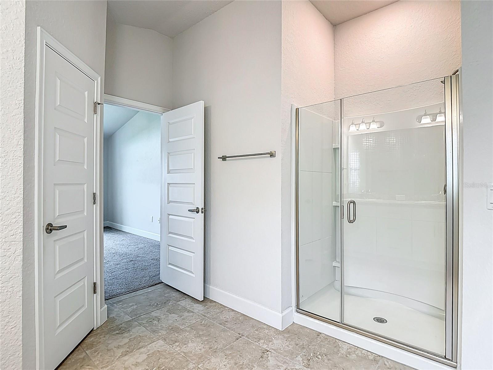 Image 34 of 77 For 14917 Tropical Violet Way