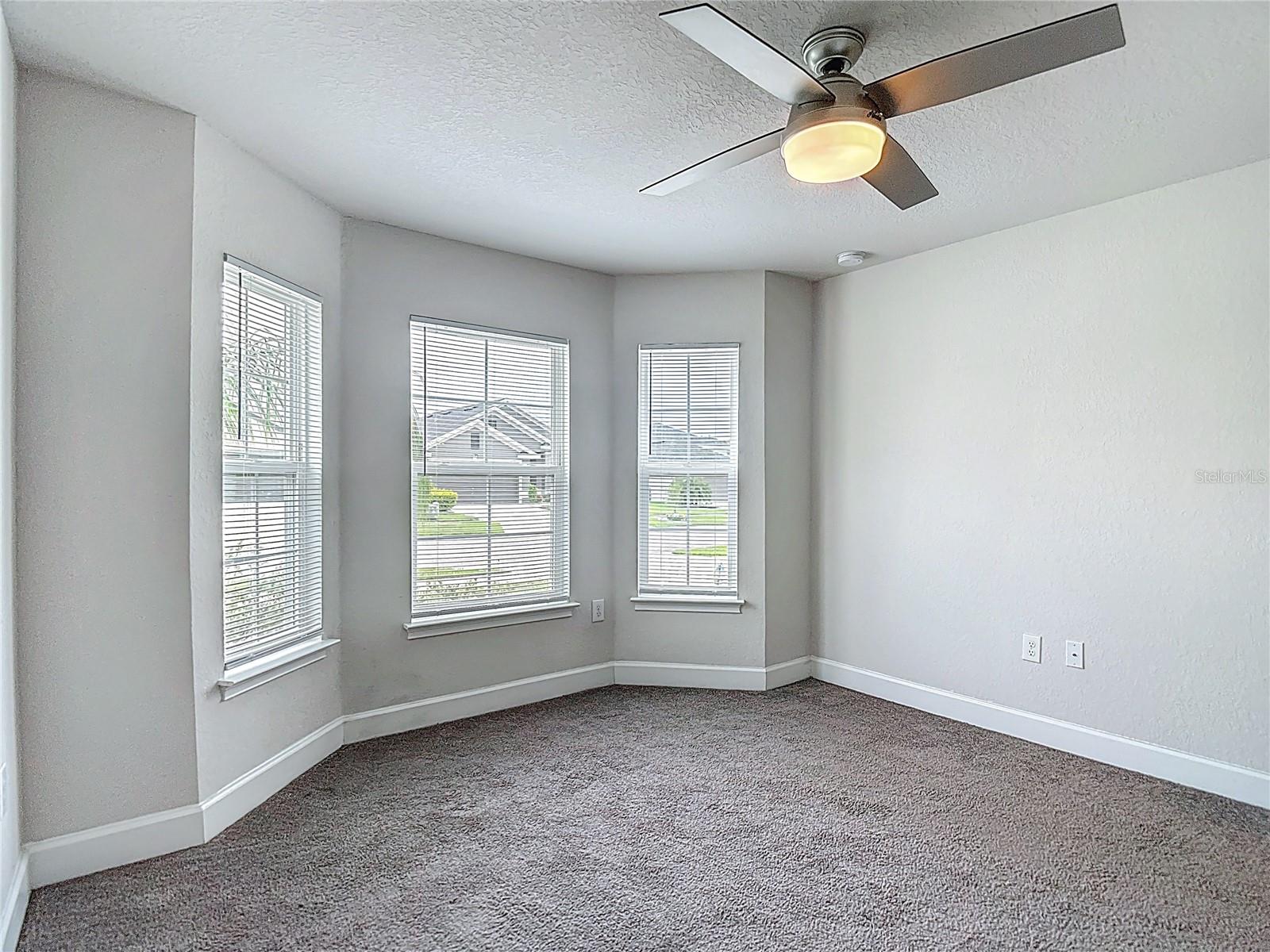 Image 39 of 77 For 14917 Tropical Violet Way