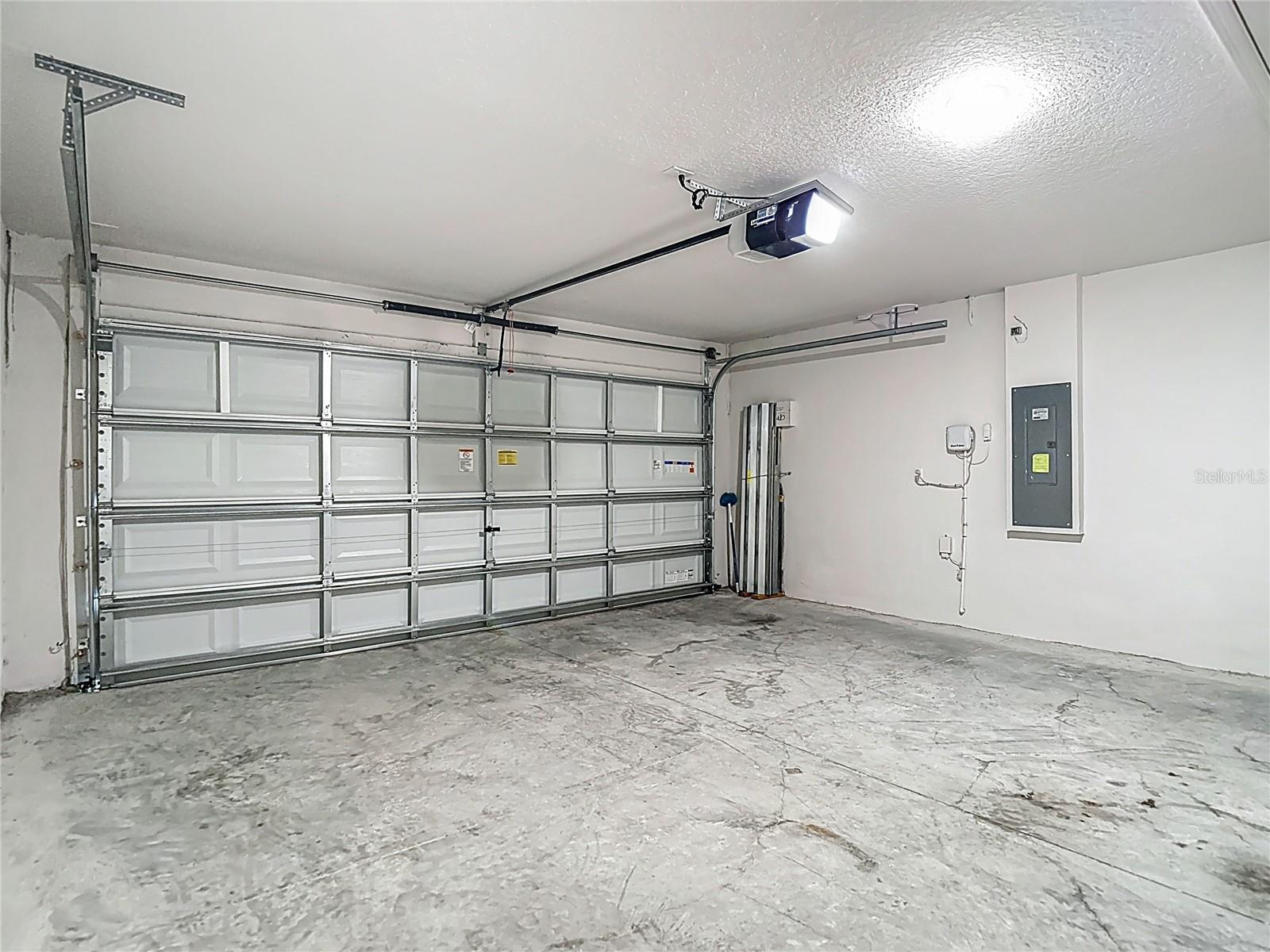 Image 49 of 77 For 14917 Tropical Violet Way