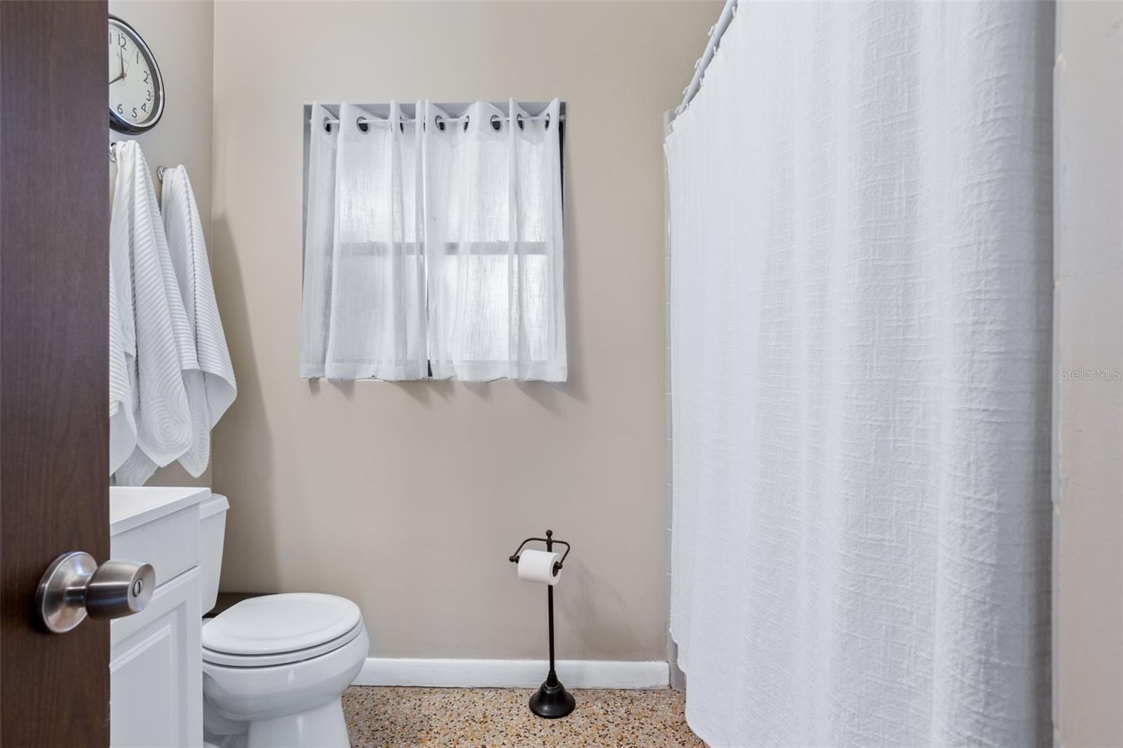 Image 23 of 45 For 4028 Ibis Drive