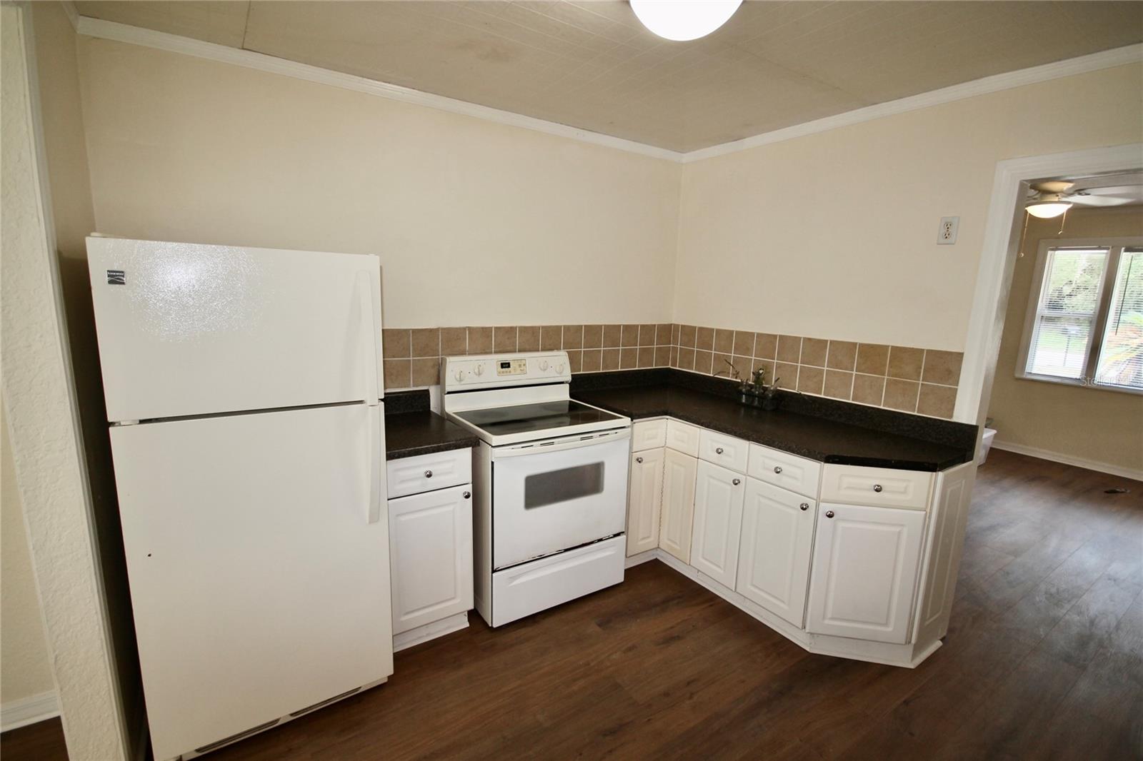 Image 3 of 25 For 1806 Cedar Avenue