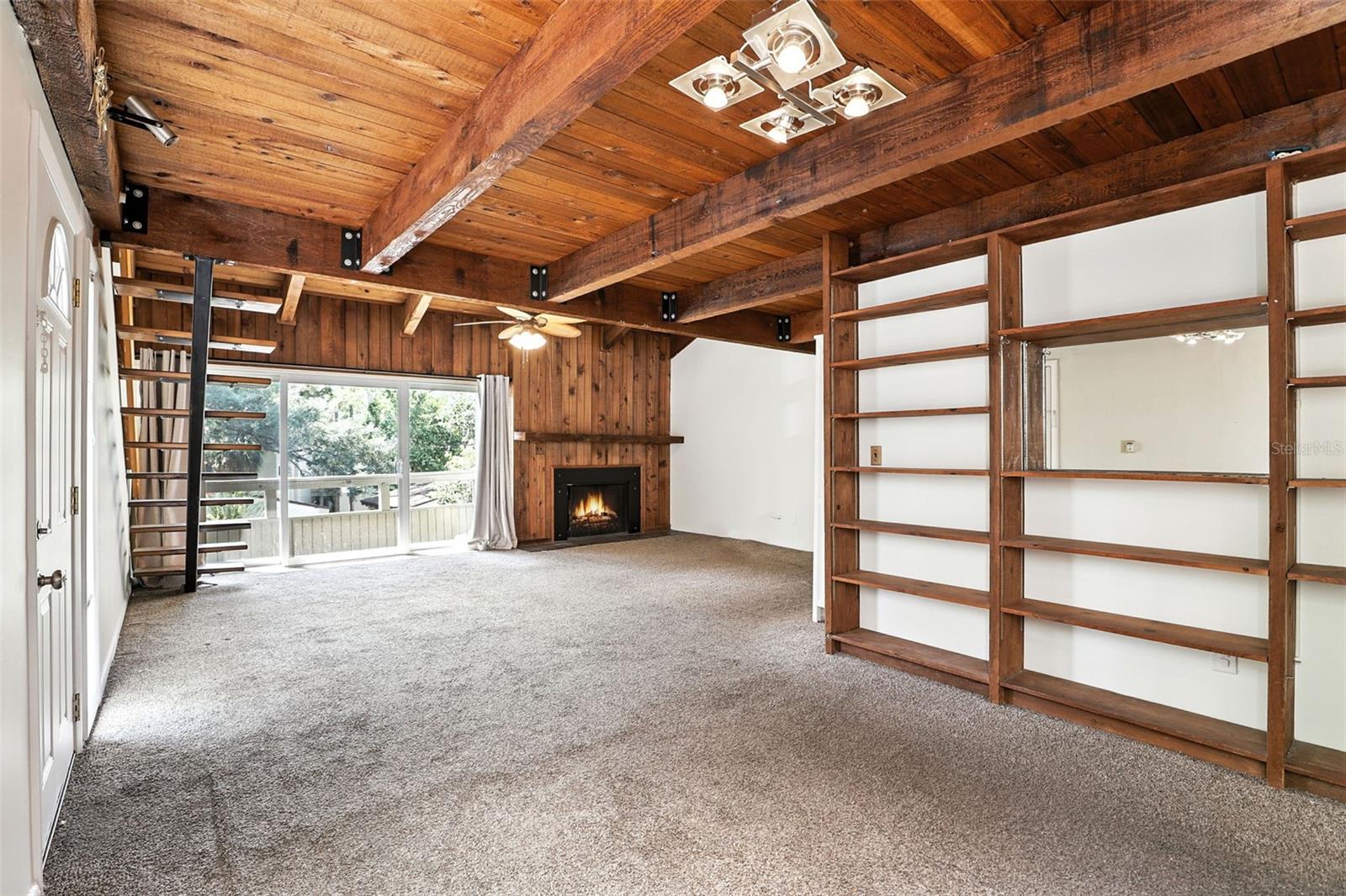 Image 14 of 40 For 211 Fairway Drive 211