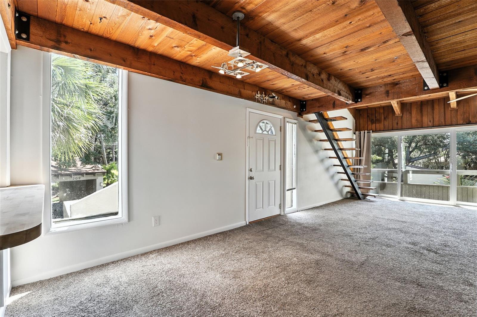 Image 16 of 40 For 211 Fairway Drive 211