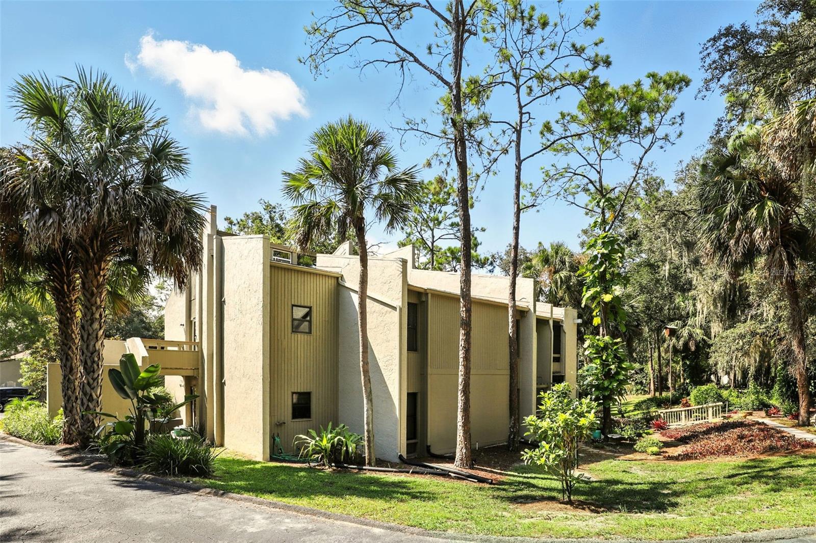 Image 2 of 40 For 211 Fairway Drive 211