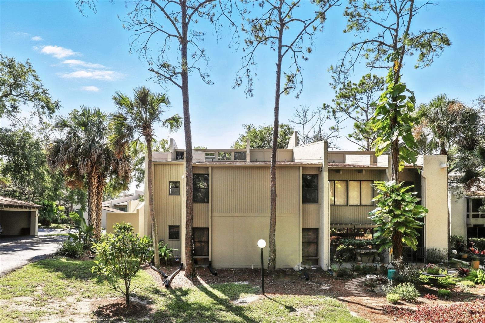 Image 3 of 40 For 211 Fairway Drive 211