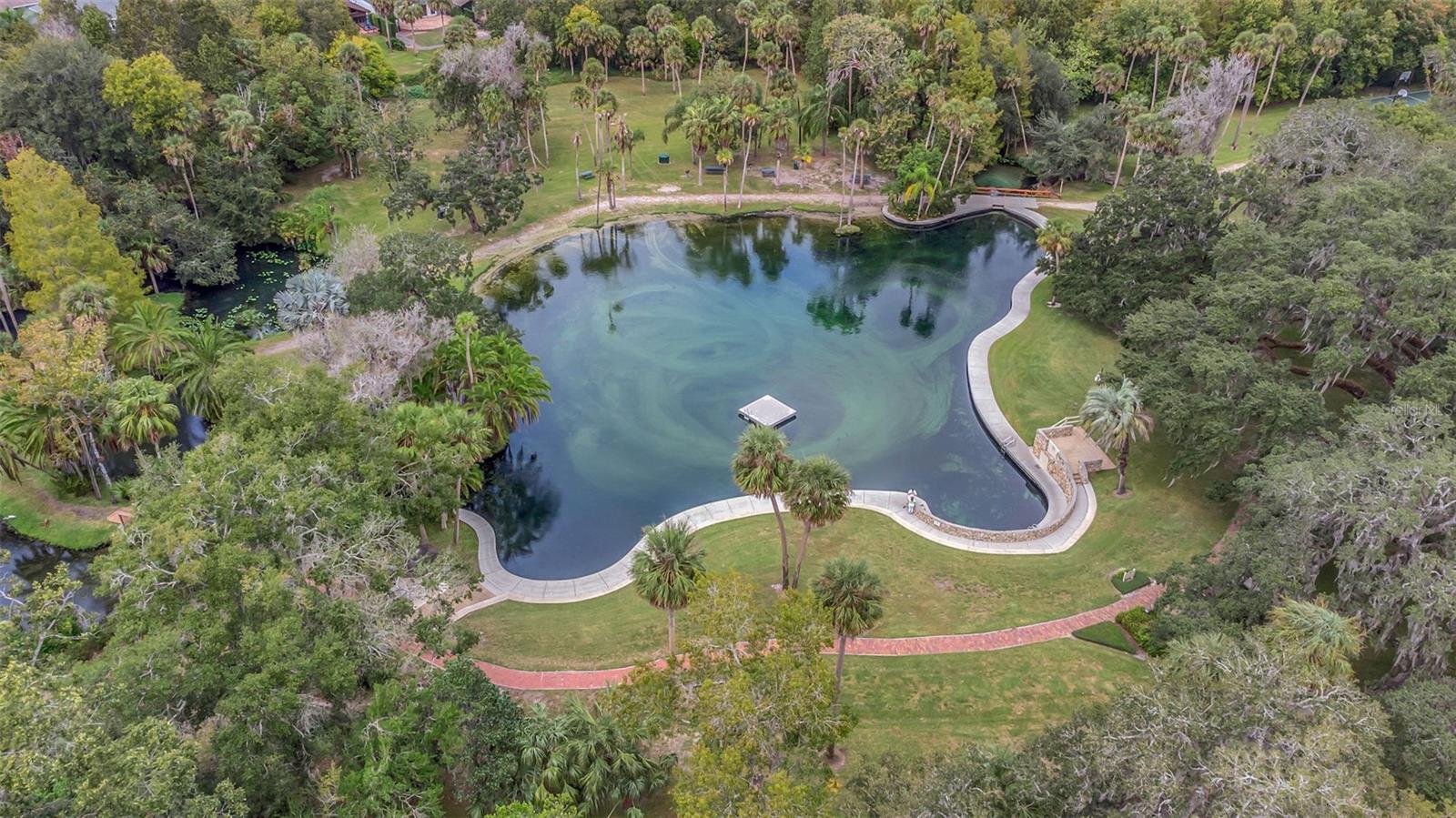 Image 6 of 40 For 211 Fairway Drive 211