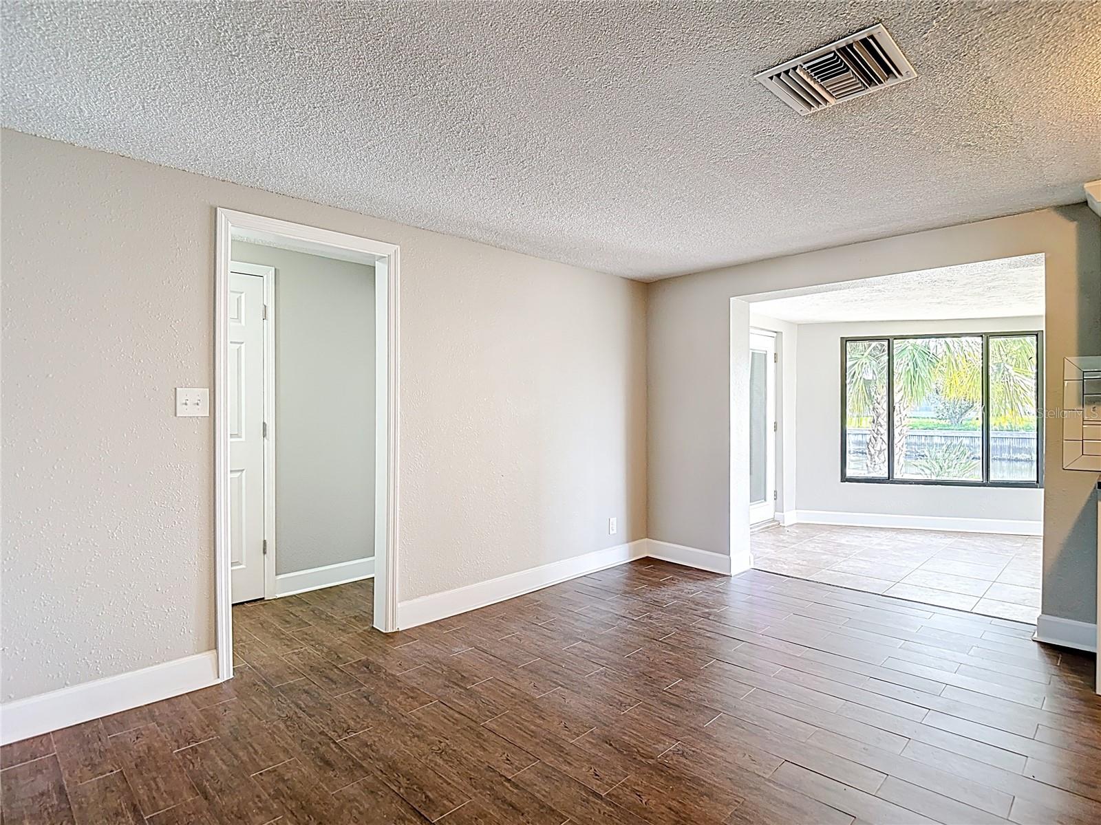 Image 13 of 53 For 13732 Plumosa Avenue