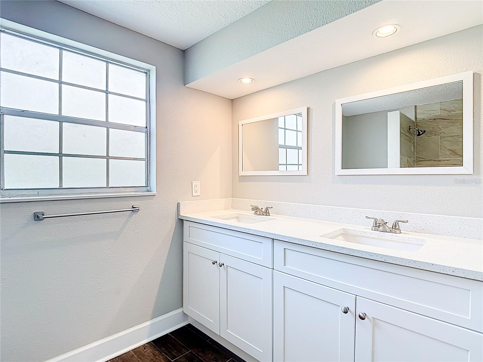 Image 32 of 53 For 13732 Plumosa Avenue