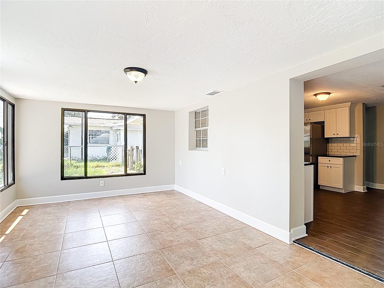 Image 38 of 53 For 13732 Plumosa Avenue