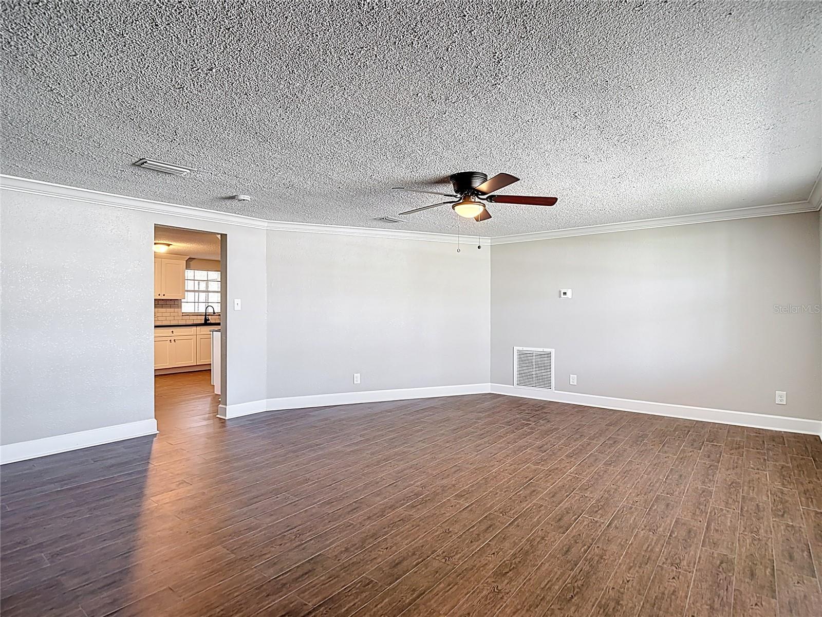 Image 9 of 53 For 13732 Plumosa Avenue