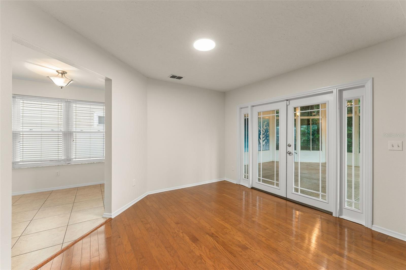 Image 11 of 42 For 10506 Huntridge Road