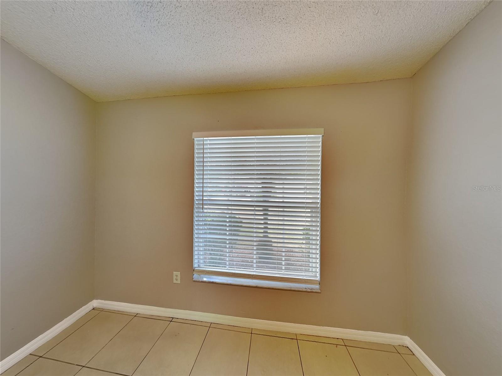 Image 8 of 15 For 160 Kings Pond Avenue