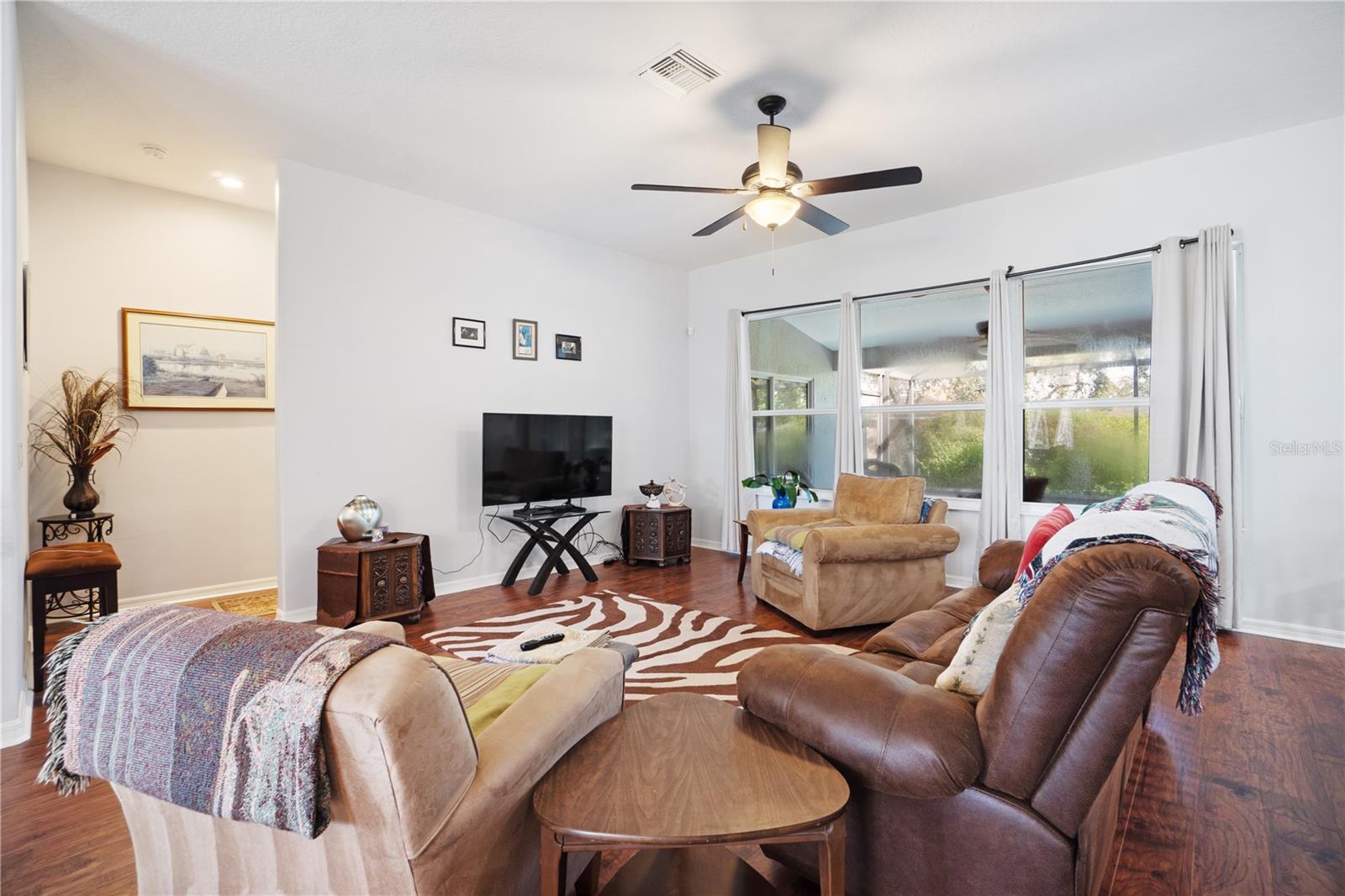 Image 8 of 35 For 27437 Desert Rose Court