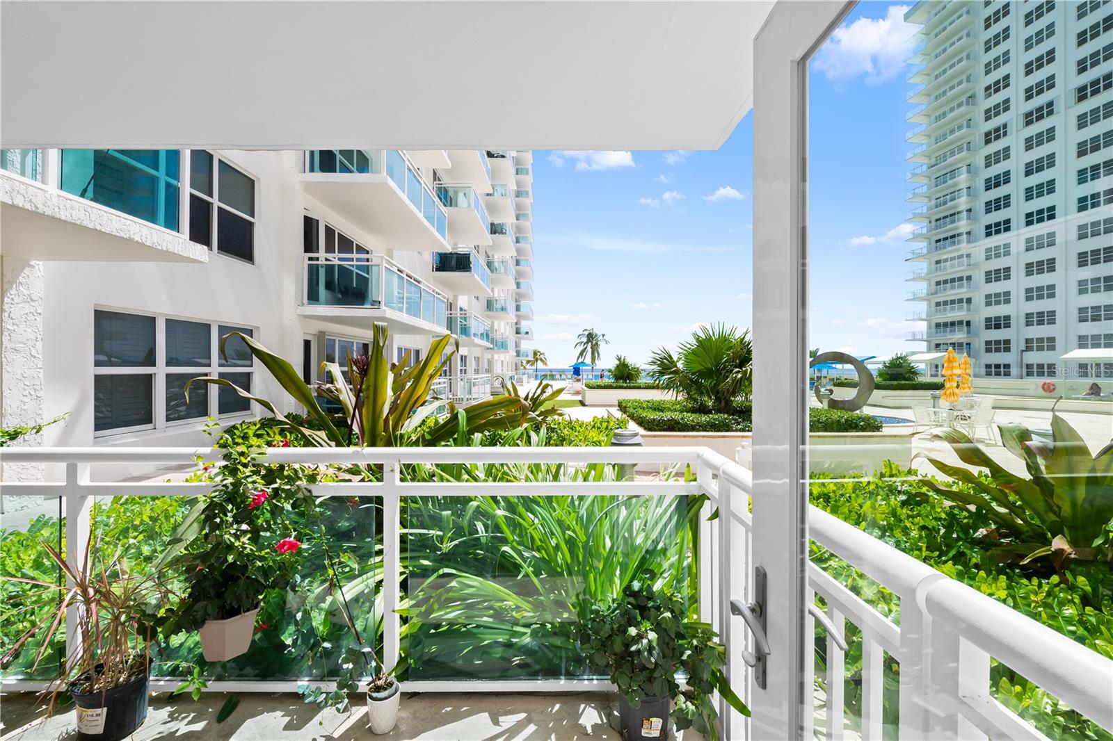 Image 21 of 26 For 3900 Galt Ocean Dr.  105