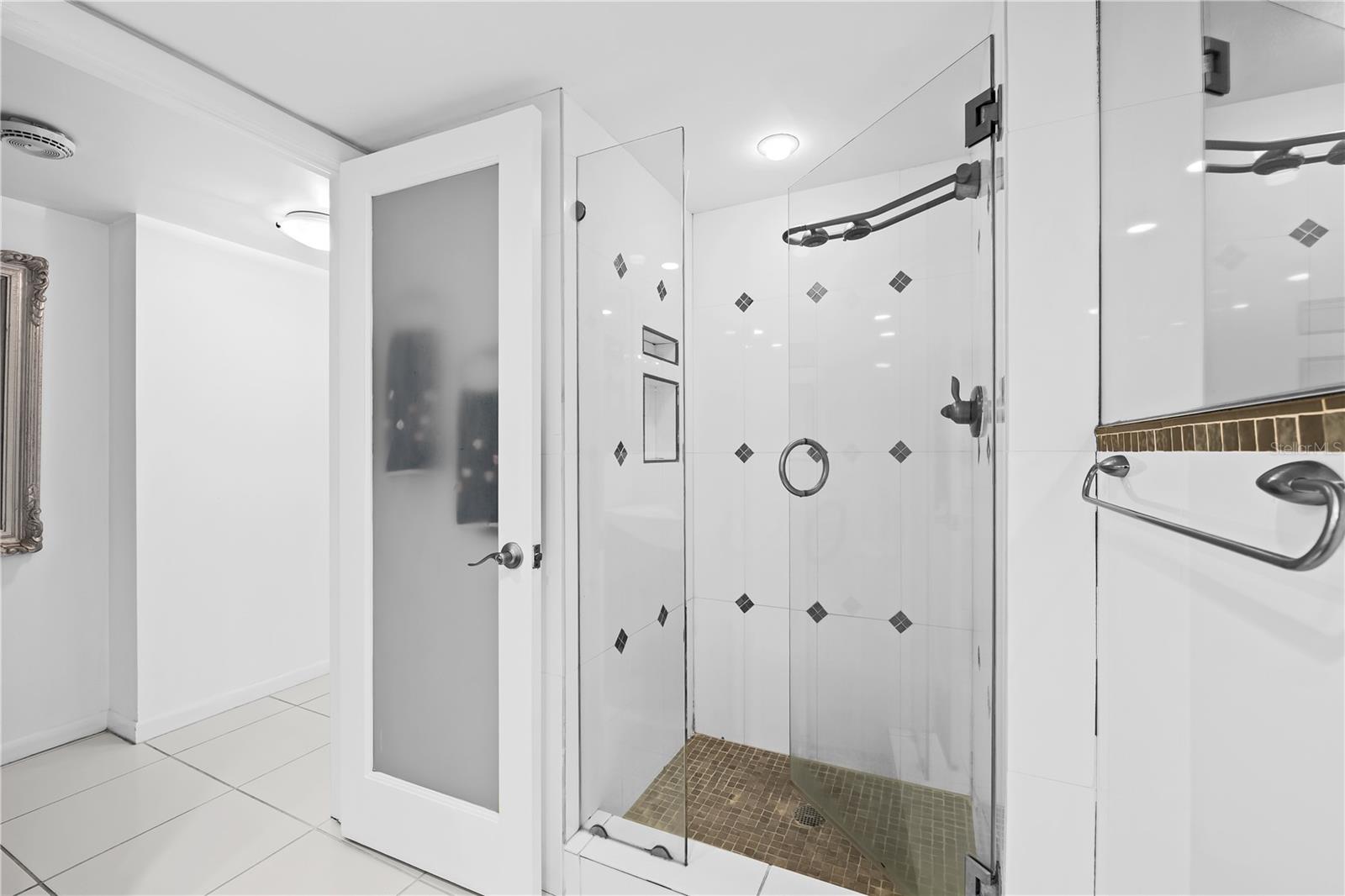 Image 23 of 26 For 3900 Galt Ocean Dr.  105