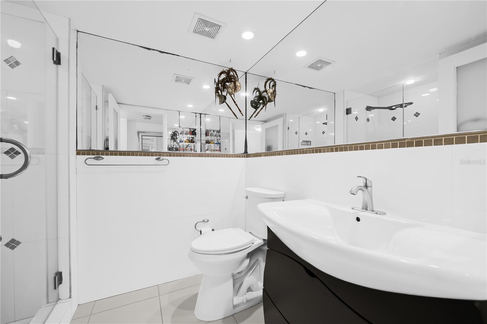 Image 24 of 26 For 3900 Galt Ocean Dr.  105