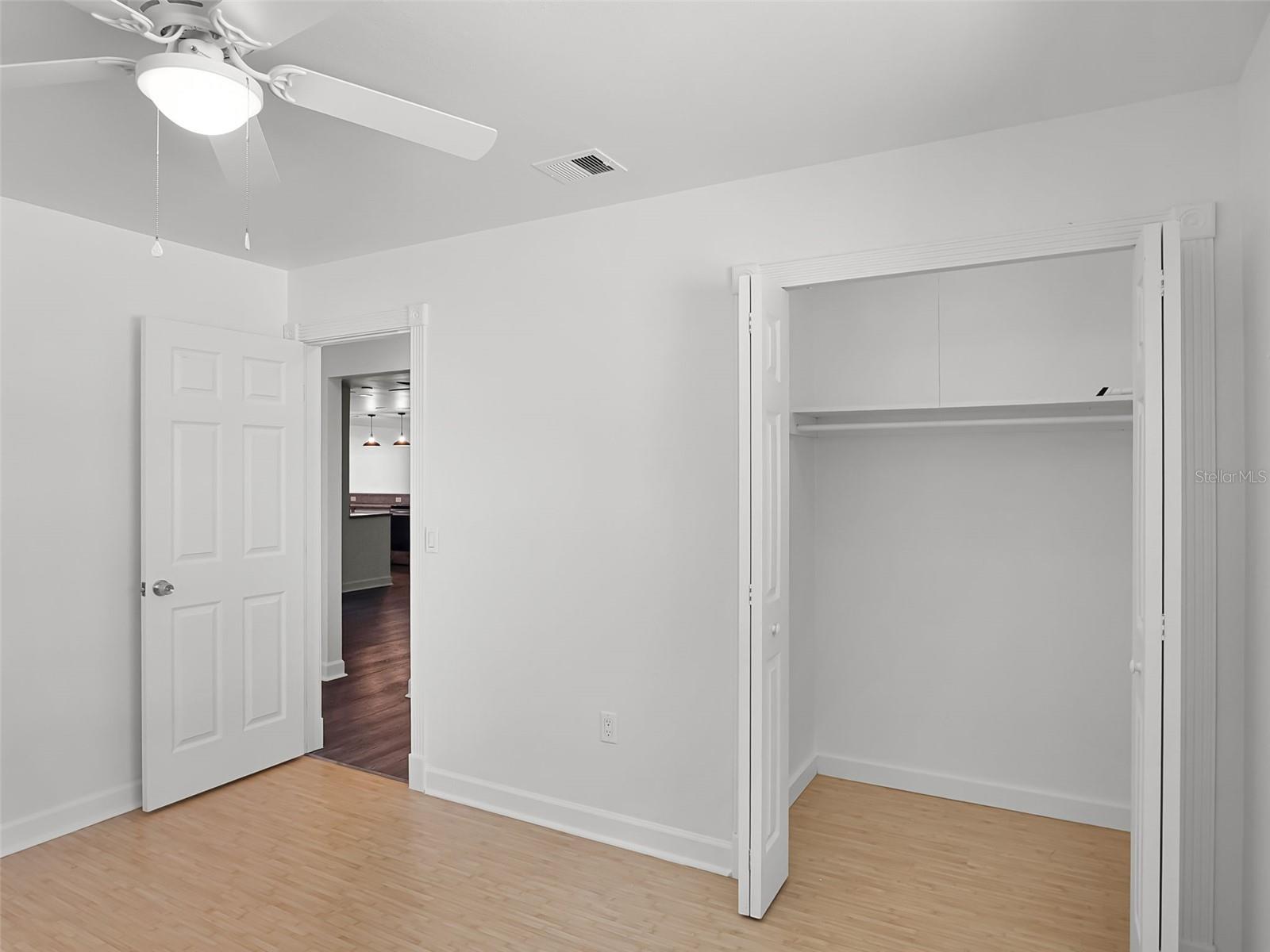 Image 21 of 41 For 618 Aldama Court