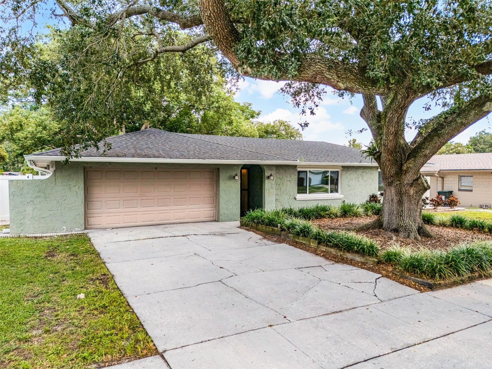 Image 3 of 41 For 618 Aldama Court