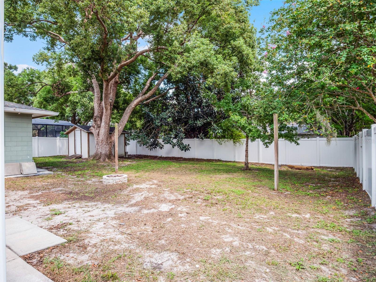 Image 30 of 41 For 618 Aldama Court