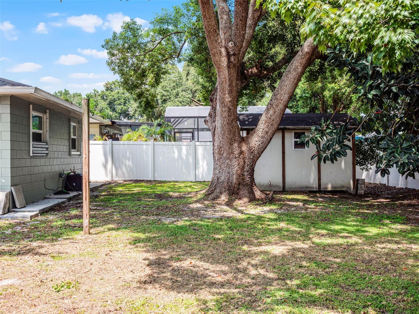 Image 32 of 41 For 618 Aldama Court