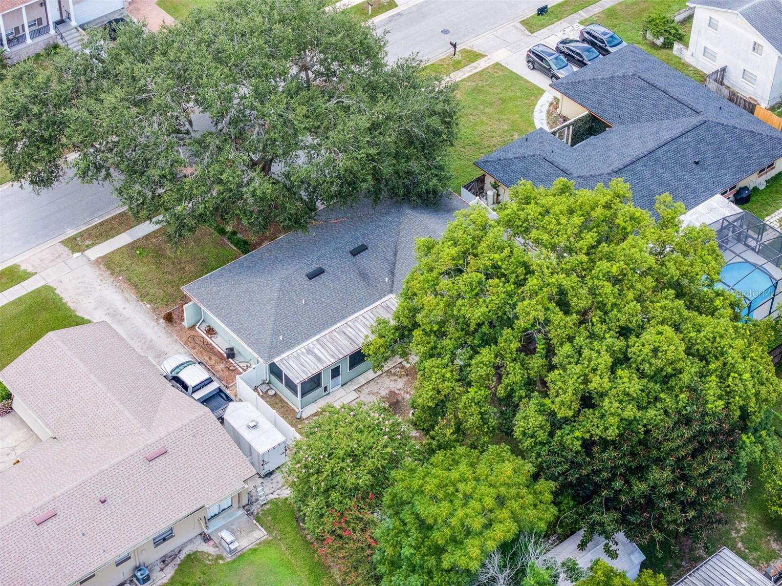 Image 38 of 41 For 618 Aldama Court